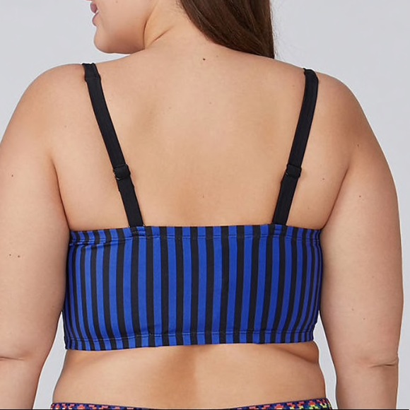 Geo Print Plus Bikini Top &Built-In Balconette Bra - Picture 2 of 3